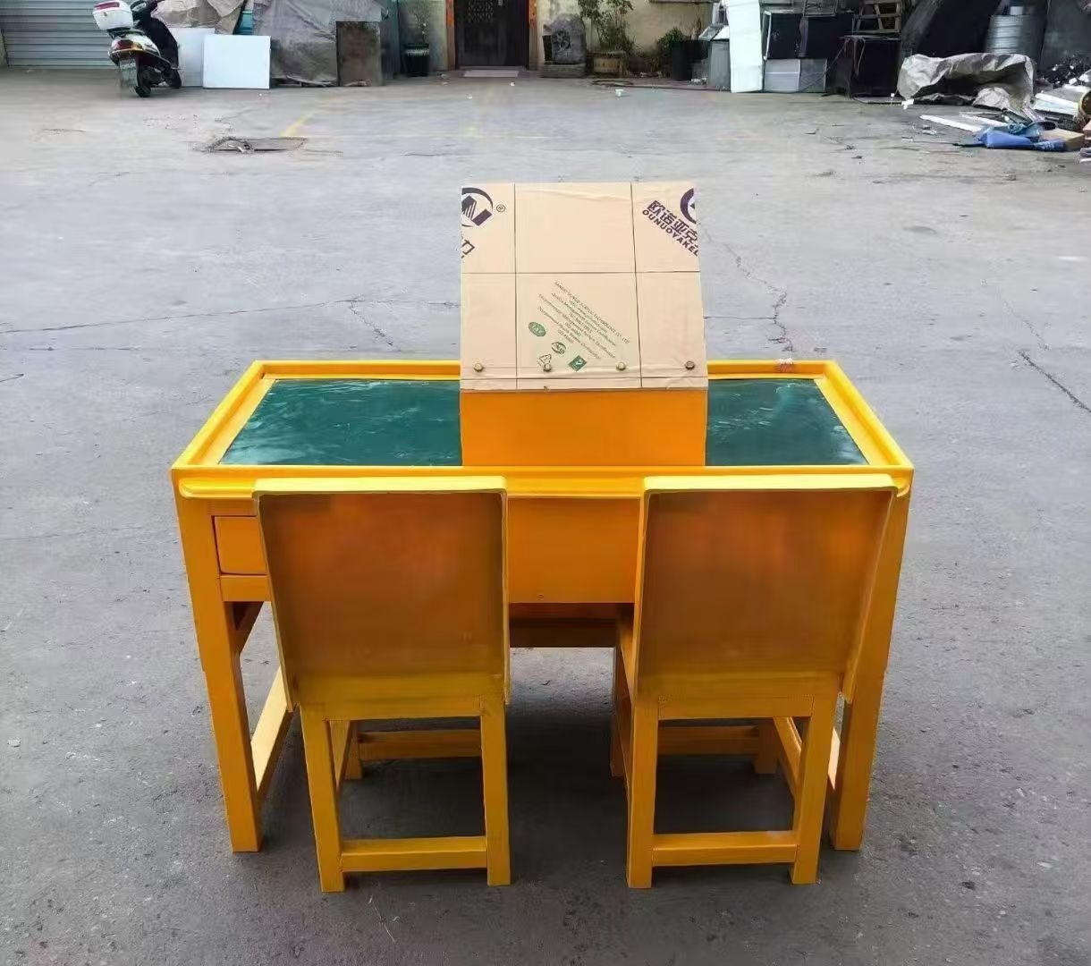 金昌防静电导通桌井下煤矿火工品发放桌：危险品流转的安全守护者